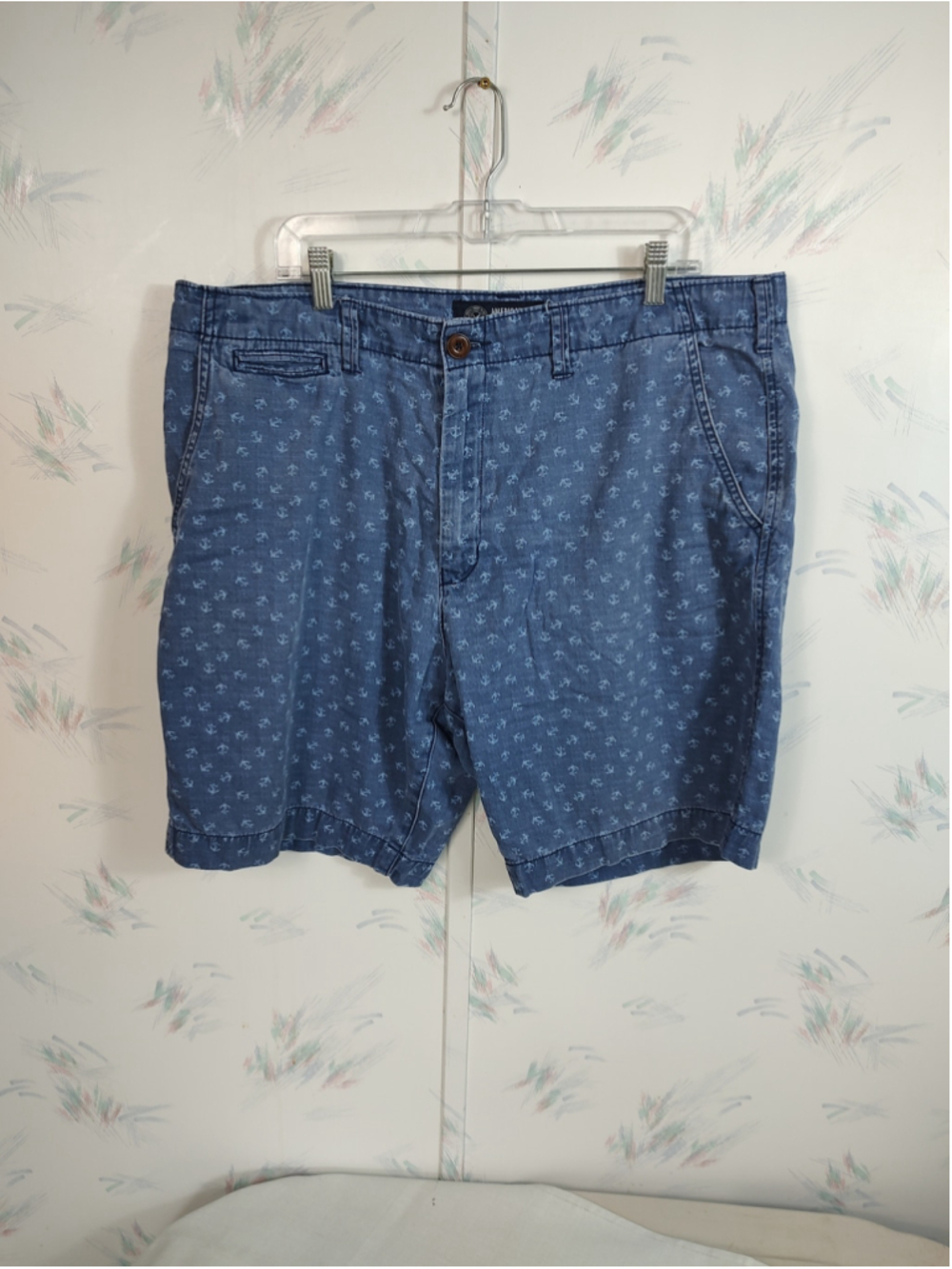 Men's American Eagle Flat Front Shorts Blue Anchor Print